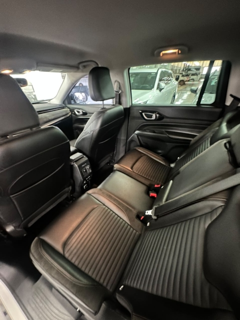 jeep commander 2.0 td380 turbo diesel limited at9 1.9 4p automatico 20225