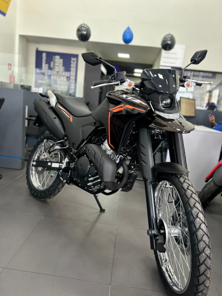 LANDER 250 CONNECTED - CONDIÇÕES ILIMITADAS0