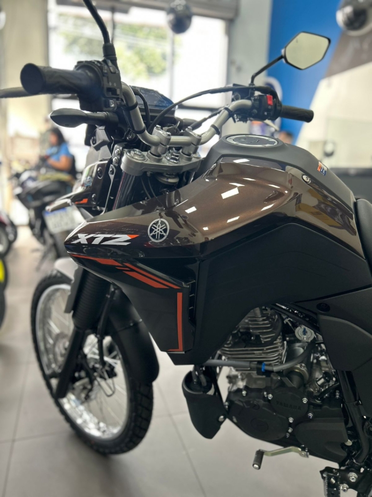 LANDER 250 CONNECTED - CONDIÇÕES ILIMITADAS9