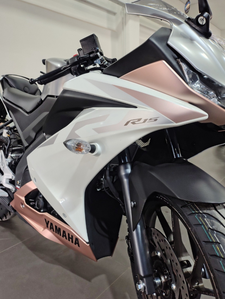 R15 ABS - CONDIÇÕES IMPERDIVEIS12