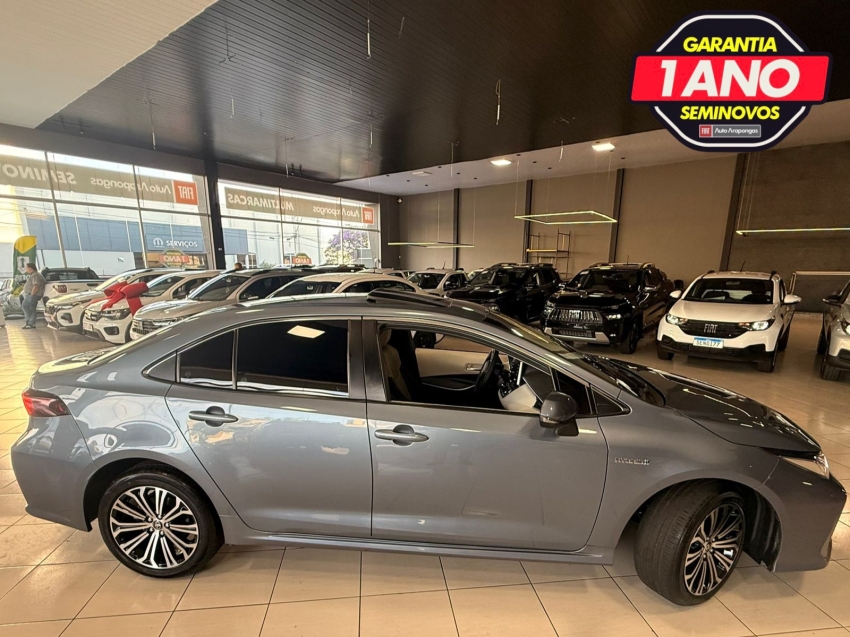 corolla altis hybrid3