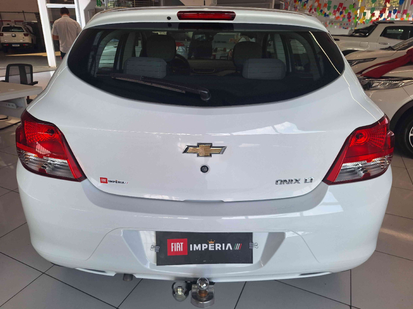 chevrolet onix 1.0 mpfi lt 8v flex 4p manual 2015 chevrolet onix 1.0 mpfi lt 8v flex 4p manual 2015