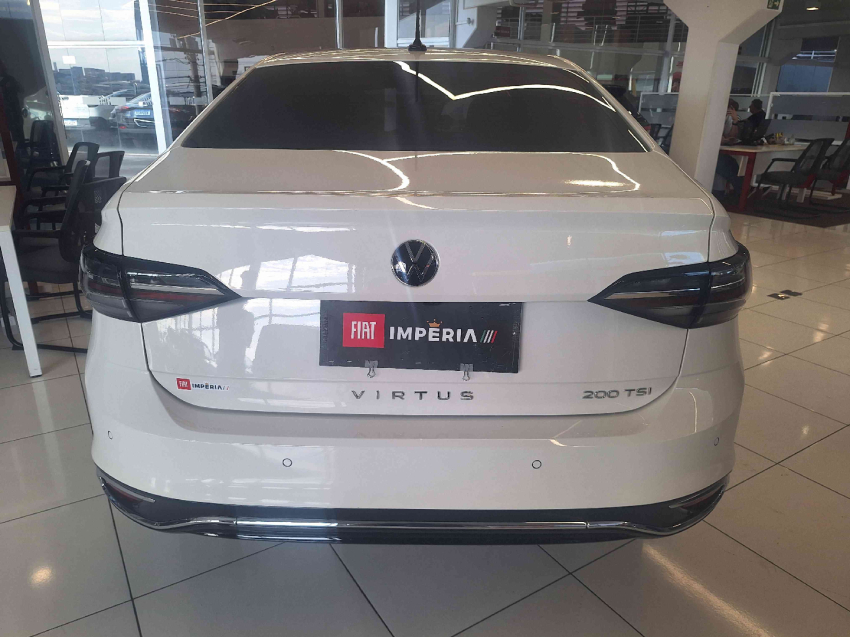 volkswagen virtus 1.0 200 tsi highline automatico flex 4p 2025