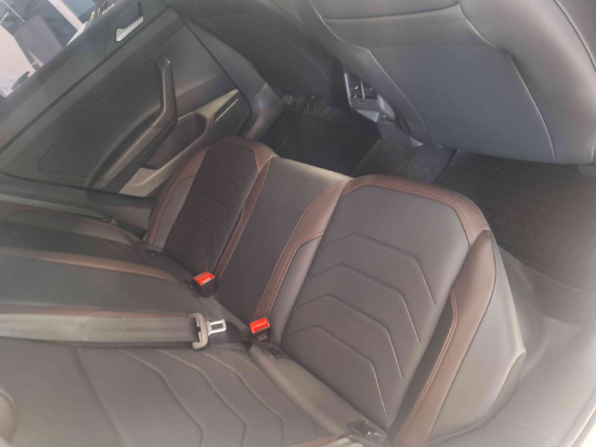 volkswagen virtus 1.0 200 tsi highline automatico flex 4p 2025