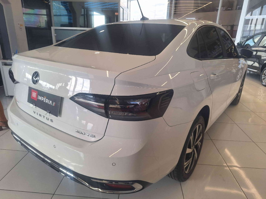 volkswagen virtus 1.0 200 tsi highline automatico flex 4p 2025