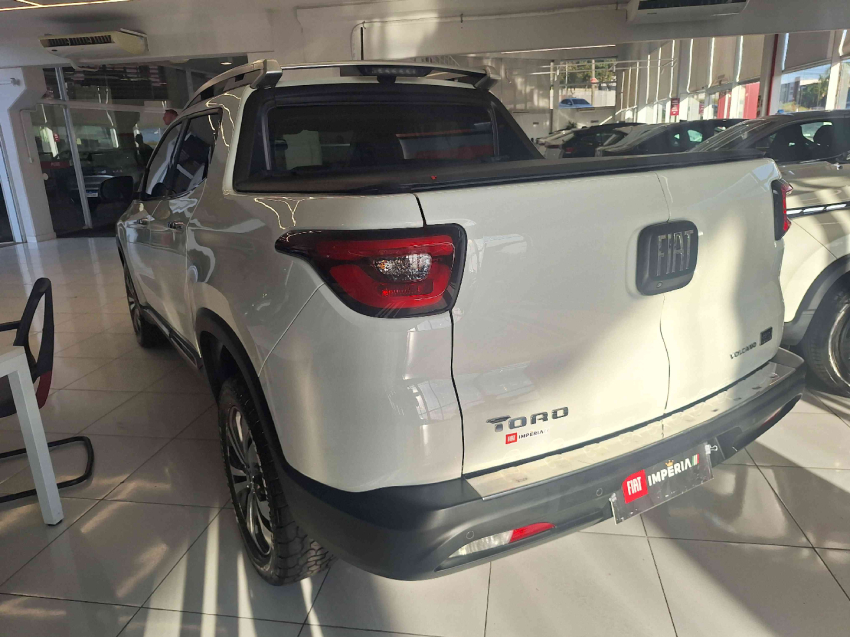 fiat toro 2.0 16v turbo diesel volcano 4wd at9 4p automatico 2022