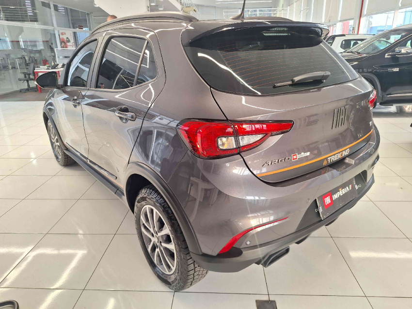 fiat argo 1.3 firefly flex trekking cvt 4p automatico 2025