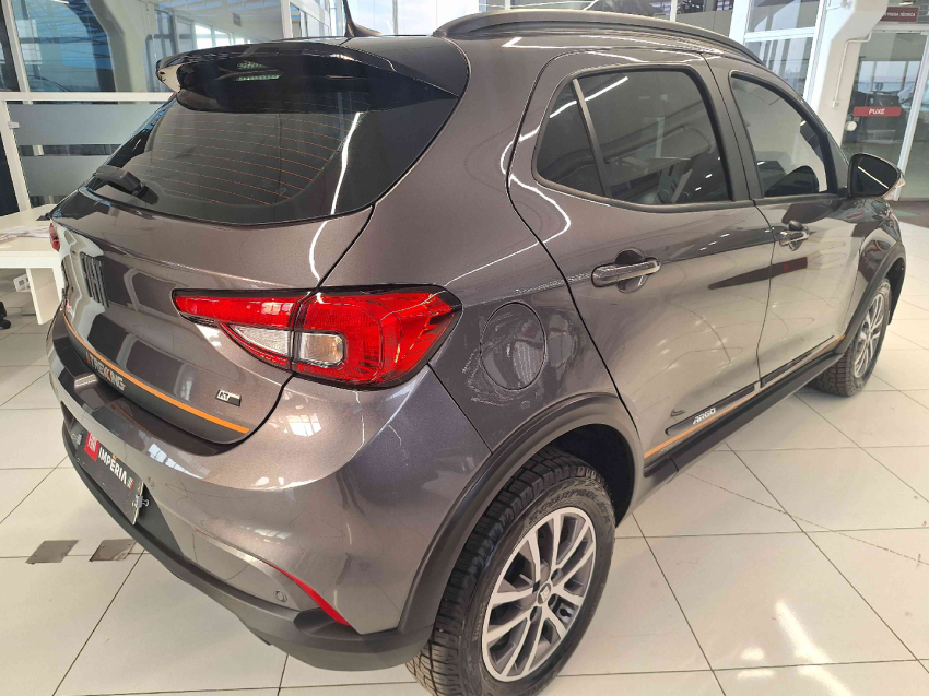 fiat argo 1.3 firefly flex trekking cvt 4p automatico 2025