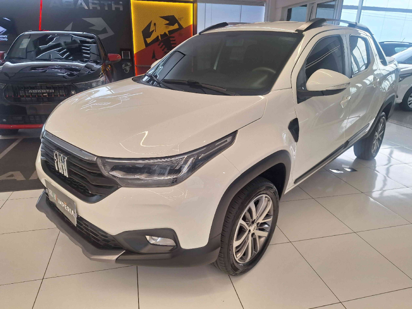 fiat strada 1.3 firefly flex volcano cd cvt 4p automatico 20232