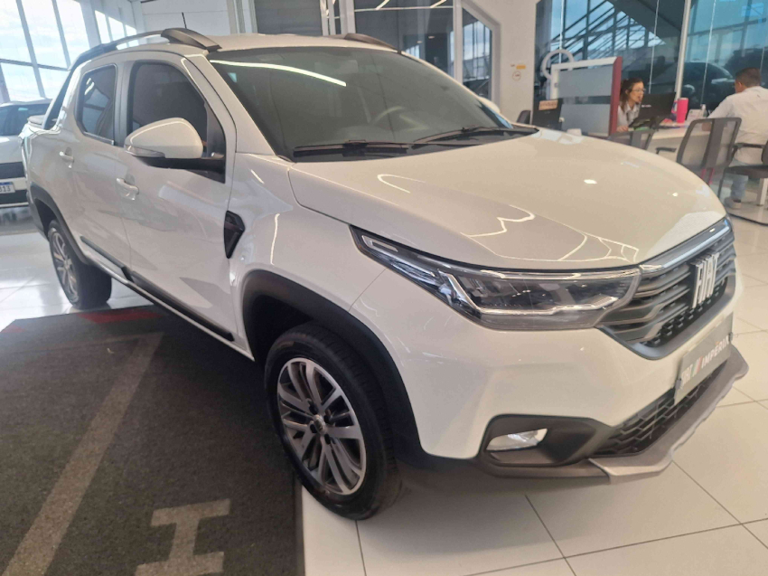 fiat strada 1.3 firefly flex volcano cd cvt 4p automatico 2023