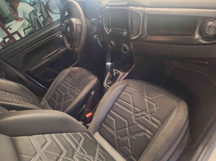 fiat strada 1.3 firefly flex volcano cd cvt 4p automatico 20237