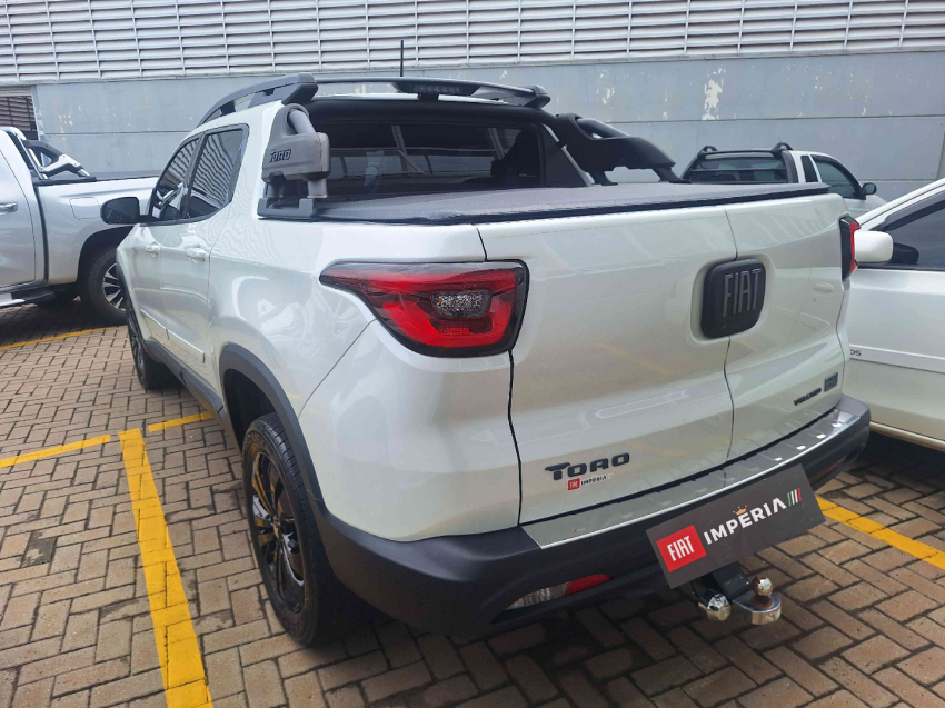 fiat toro 1.3 turbo 270 flex volcano at6 4p automatico 20233