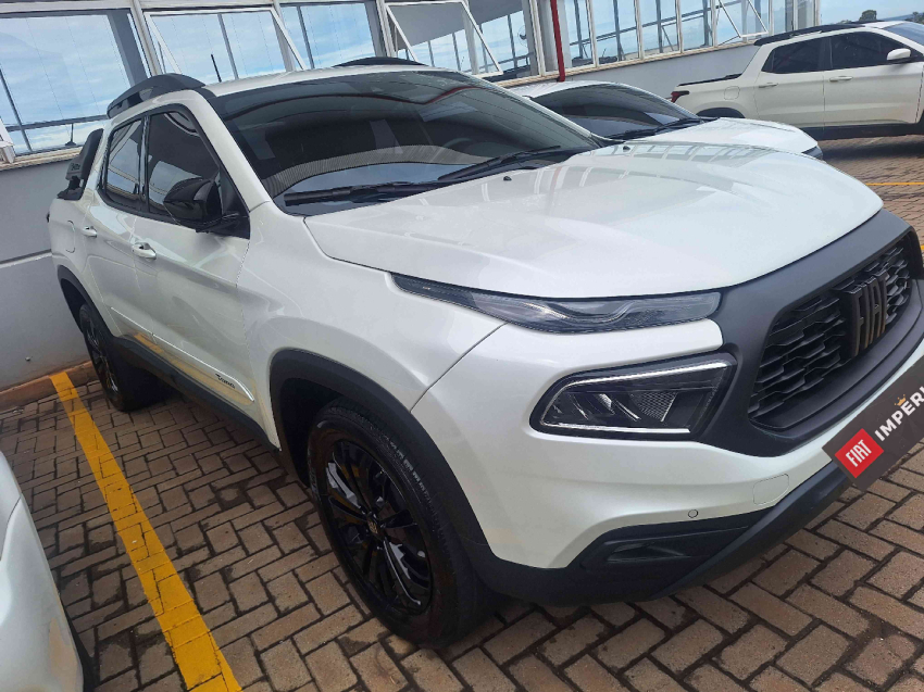 fiat toro 1.3 turbo 270 flex volcano at6 4p automatico 2023