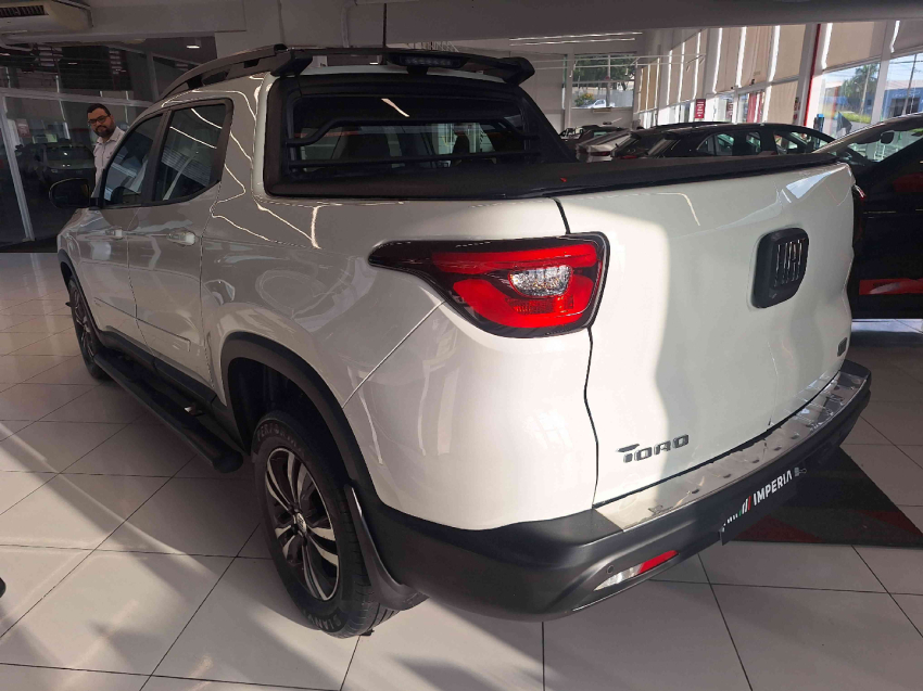 fiat toro 2.0 16v turbo diesel freedom 4wd at9 4p automatico 20223