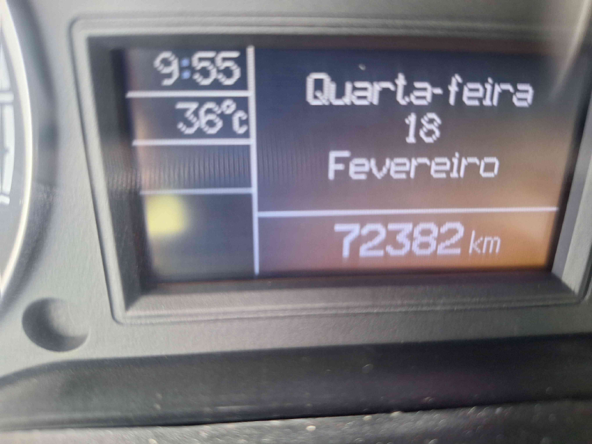 fiat punto 1.6 essence 16v flex 4p manual 201210