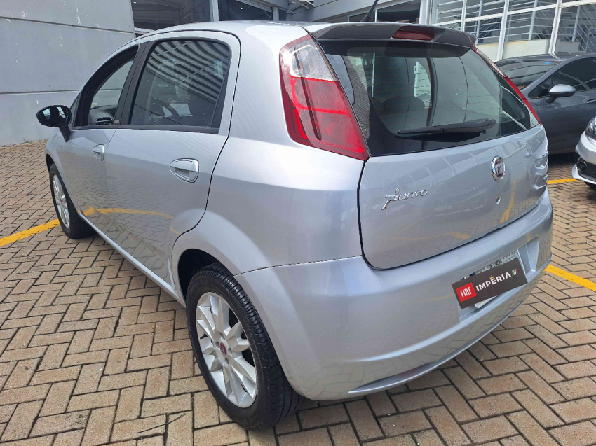 fiat punto 1.6 essence 16v flex 4p manual 20123