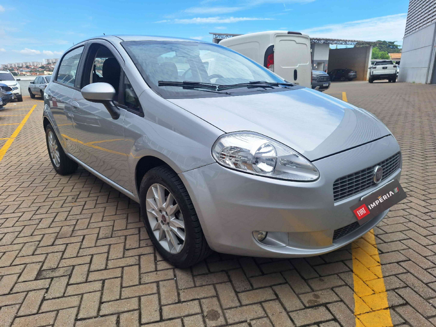 fiat punto 1.6 essence 16v flex 4p manual 2012