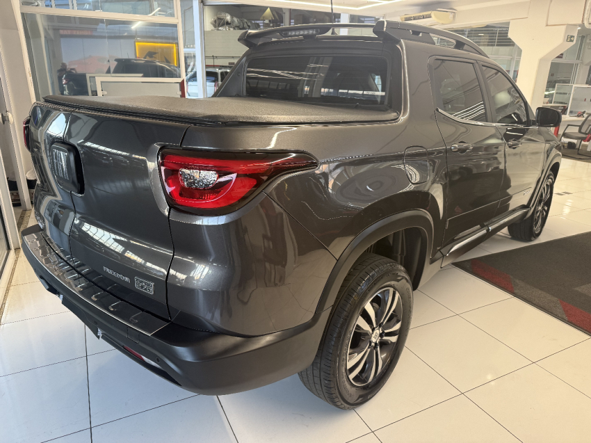 fiat toro 1.3 turbo 270 flex freedom at6 4p automatico 20231