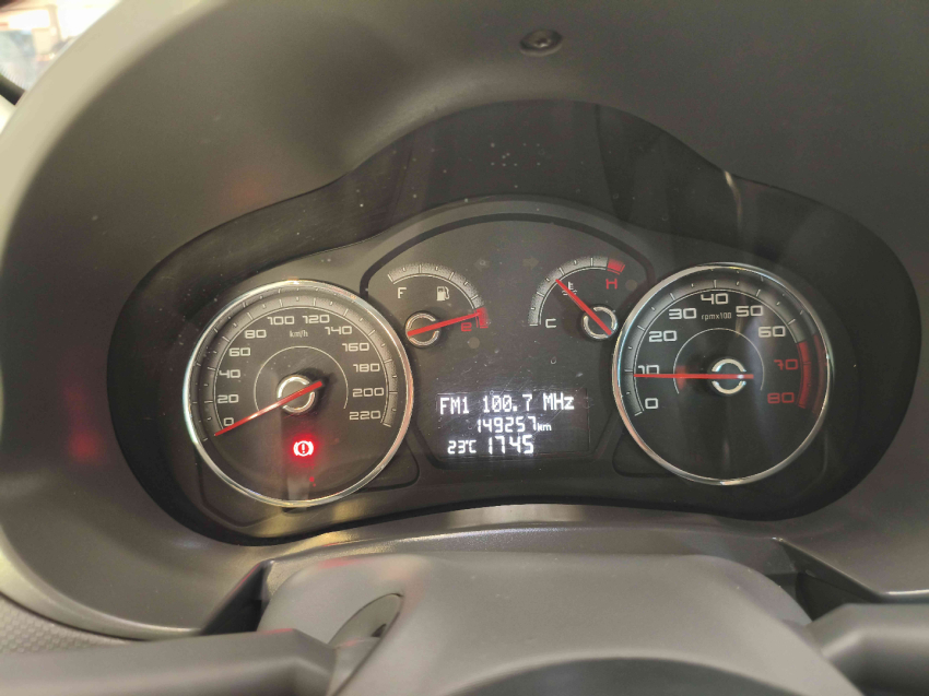 fiat palio 1.6 mpi essence 16v flex 4p manual 201310