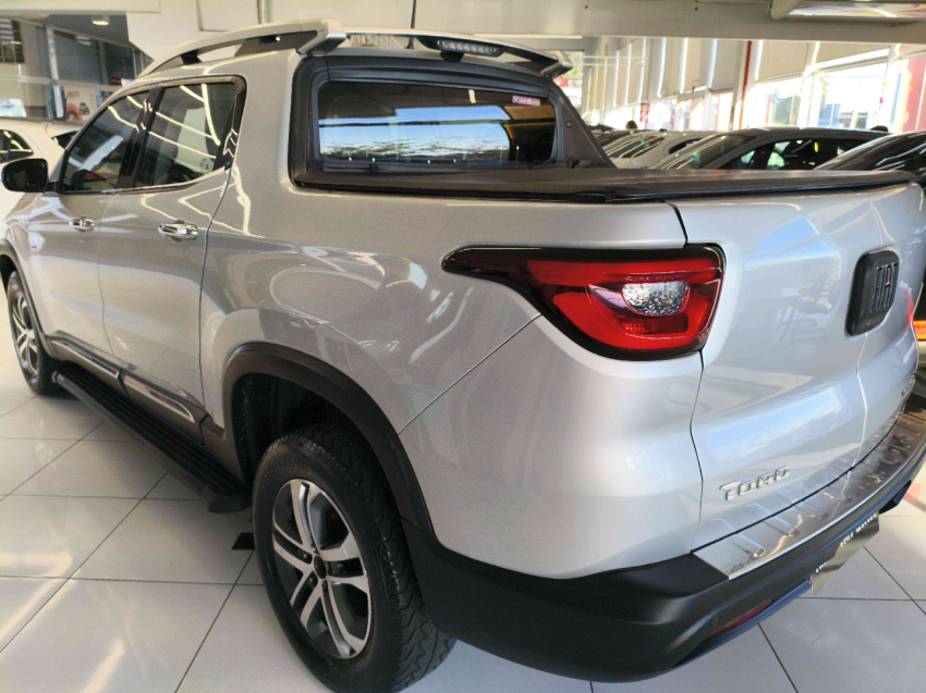 fiat toro 2.0 16v turbo diesel volcano 4wd at9 4p automatico 20173