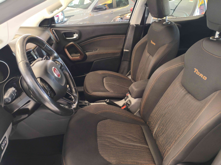 fiat toro 2.0 16v turbo diesel volcano 4wd at9 4p automatico 20177