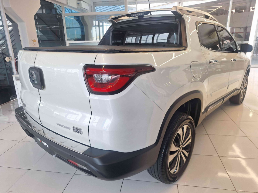 fiat toro 1.3 turbo 270 flex volcano at6 4p automatico 20231