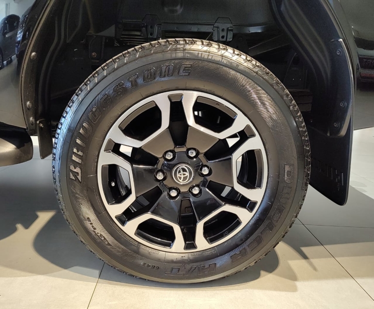 toyota hilux 2.8 d-4d turbo diesel cd srx 4x4 automatico.