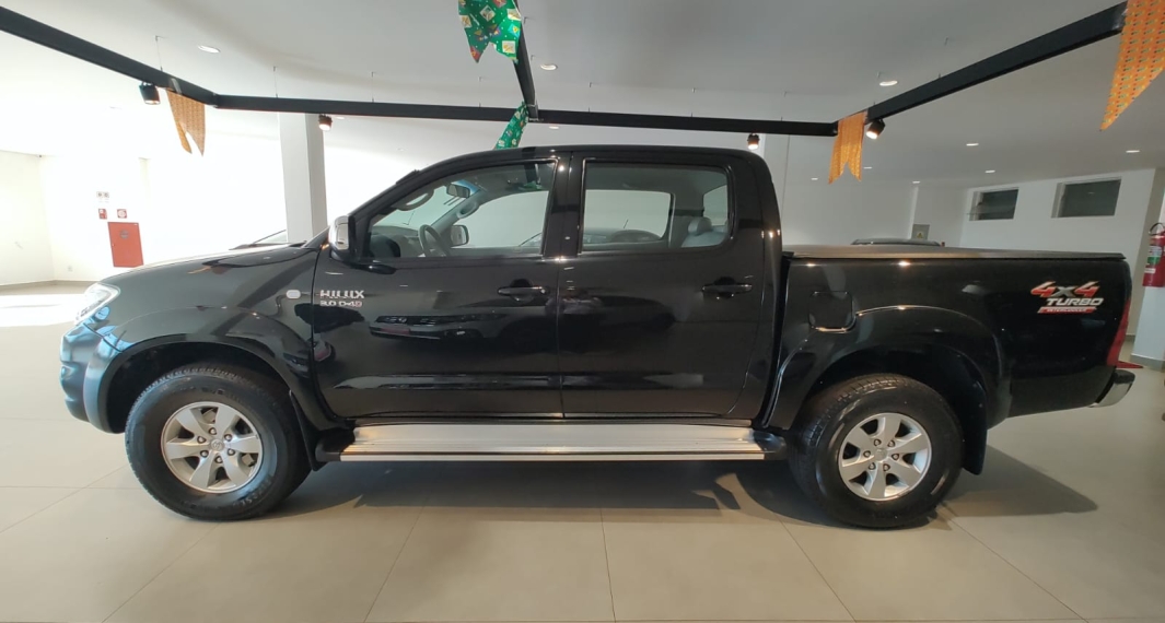 toyota hilux 3.0 srv 4x4 cd 16v turbo intercooler diesel 4p automatico 2011