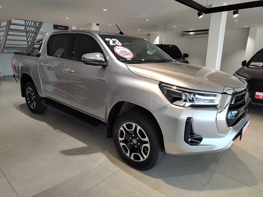 toyota hilux 2.8 d-4d turbo diesel cd srx 4x4 automatico 4p 2023