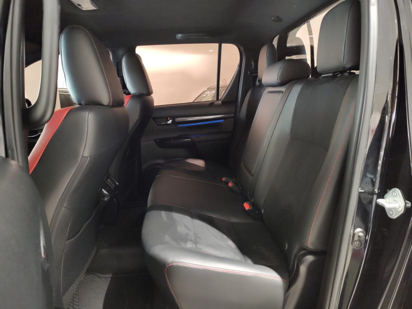 toyota hilux 2.8 d-4d turbo diesel cd gr-s 4x4 automatico 4p 2023