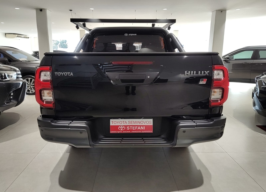 toyota hilux 2.8 d-4d turbo diesel cd gr-s 4x4 automatico 4p 2023