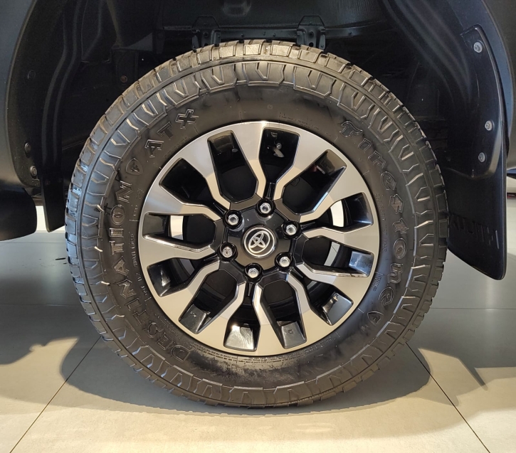 toyota hilux 2.8 d-4d turbo diesel cd gr-s 4x4 automatico 4p 2022