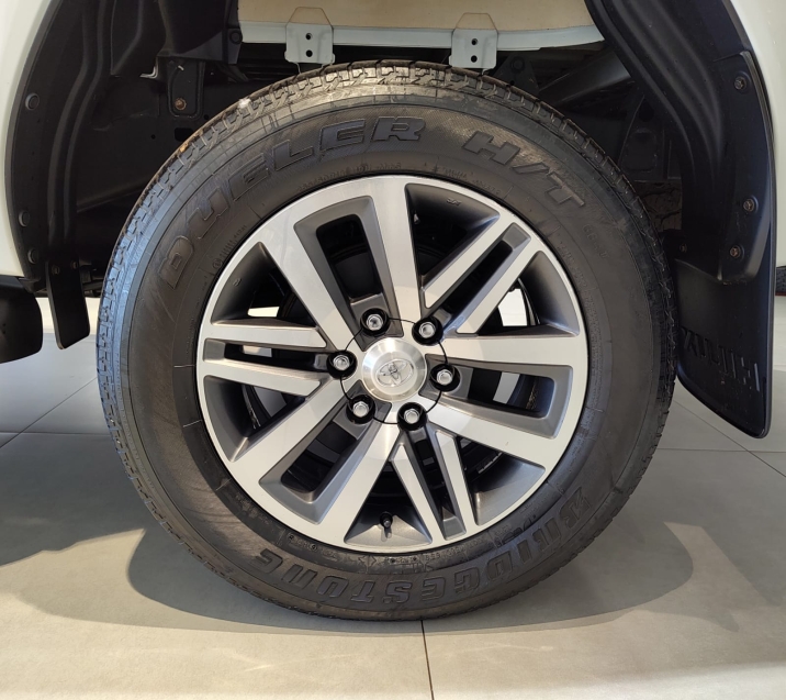 toyota hilux 2.8 srv 4x4 cd 16v diesel 4p automatico 2.7 2019