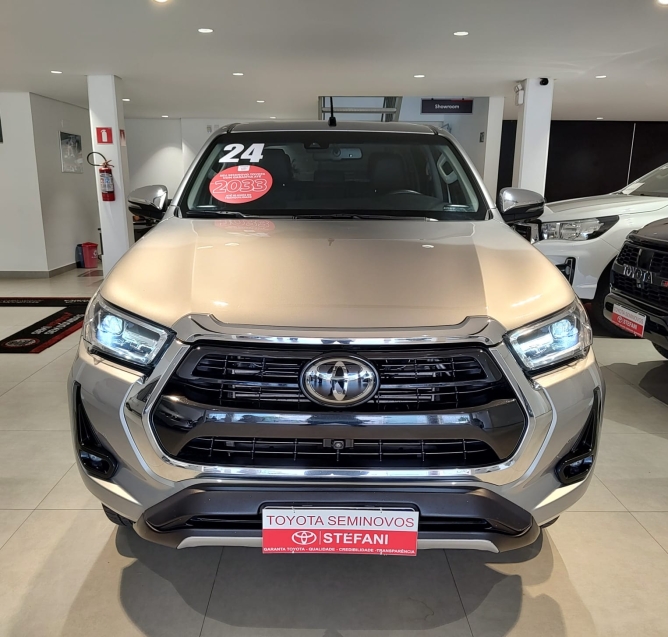 toyota hilux 2.8 d-4d turbo diesel cd srx 4x4 automatico 4p 2024 toyota hilux 2.8 d-4d turbo diesel cd srx 4x4 automatico 4p 2024