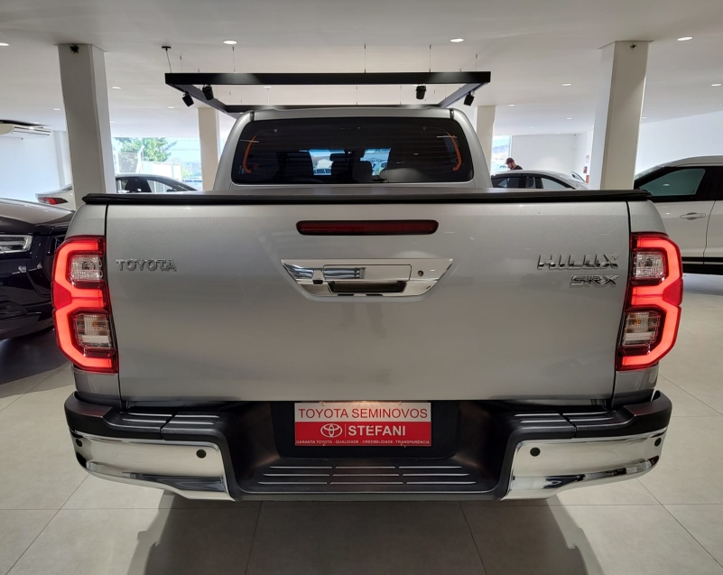 toyota hilux 2.8 d-4d turbo diesel cd srx 4x4 automatico 4p 2024