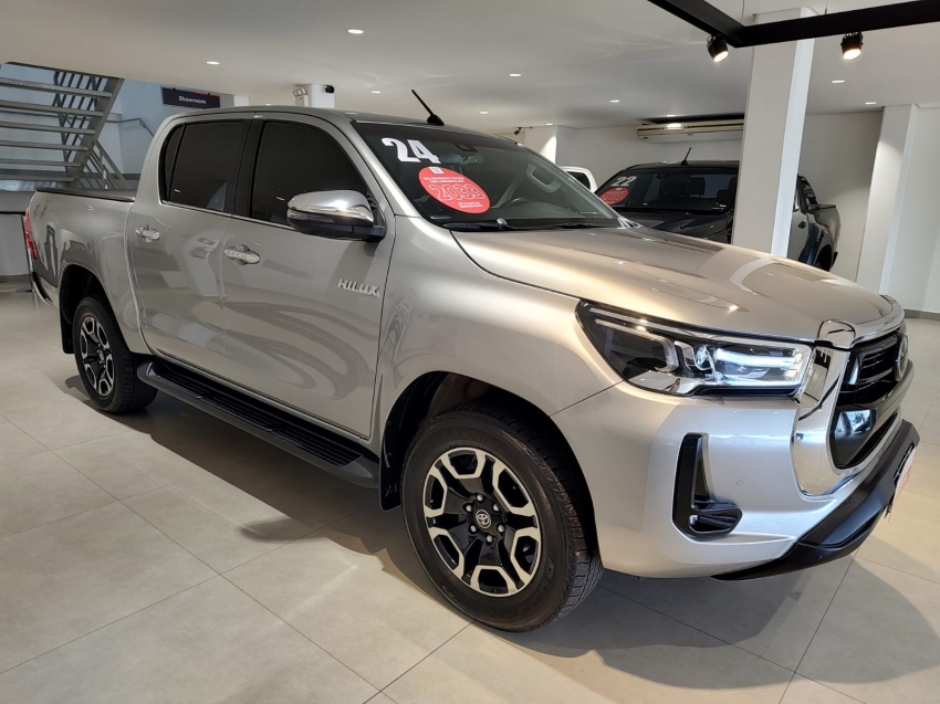 toyota hilux 2.8 d-4d turbo diesel cd srx 4x4 automatico 4p 2024
