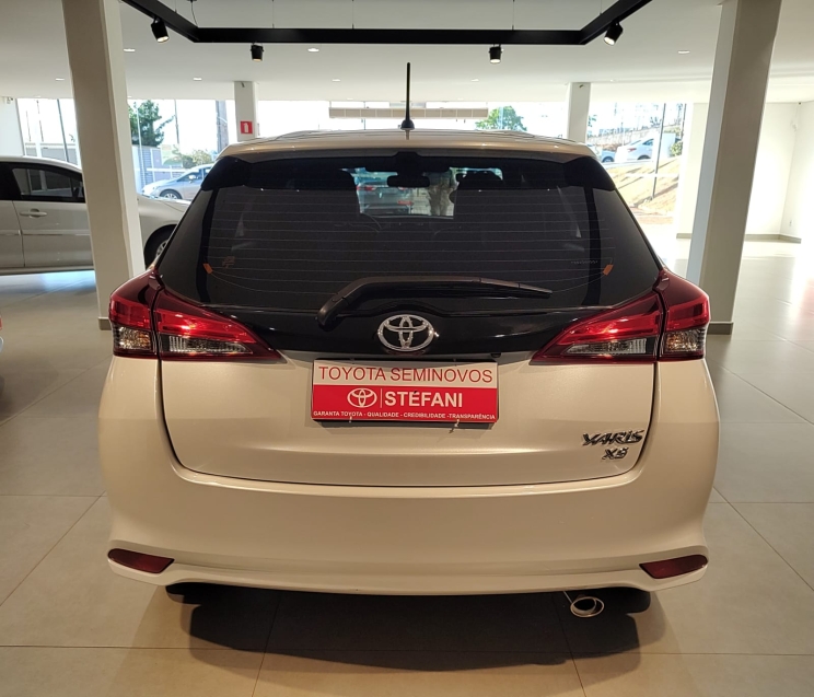 toyota yaris 1.5 16v flex xs multidrive 4p automatico 2025