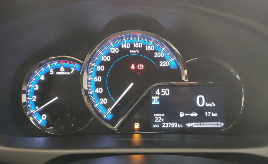 toyota yaris 1.5 16v flex xs multidrive 4p automatico 2025