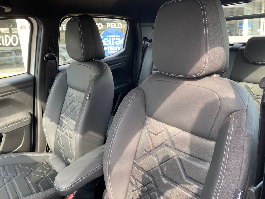 fiat strada 1.3 firefly flex volcano cd cvt 4p automatico 202413