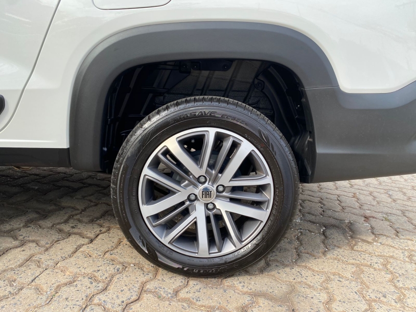 fiat strada 1.3 firefly flex volcano cd cvt 4p automatico 202414