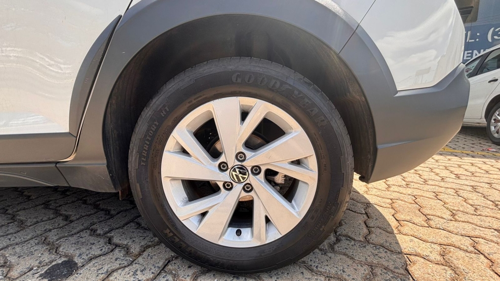 volkswagen nivus 1.0 200 tsi total flex comfortline automatico 4p 202311