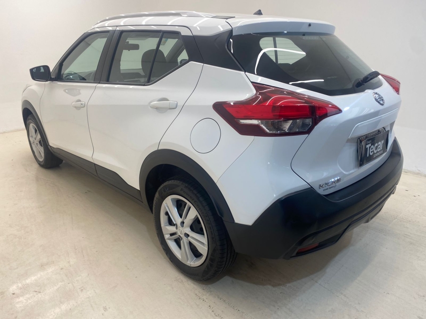 kicks 1.6 s xtronic3