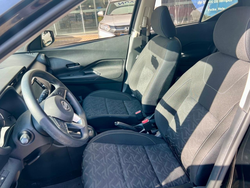 kicks sense 1.6 cvt11