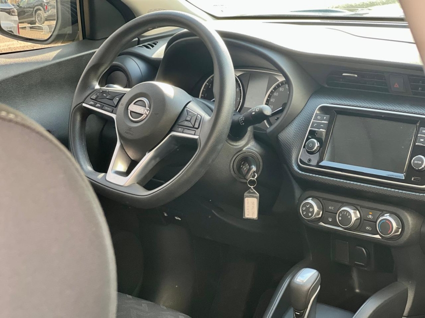 kicks sense 1.6 cvt13