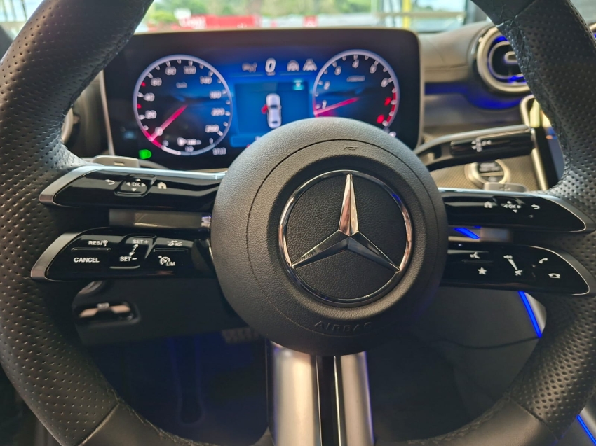 mercedes-benz c 300 2.0 eq boost hibrido amg line 9g-tronic 5p automatico 202524
