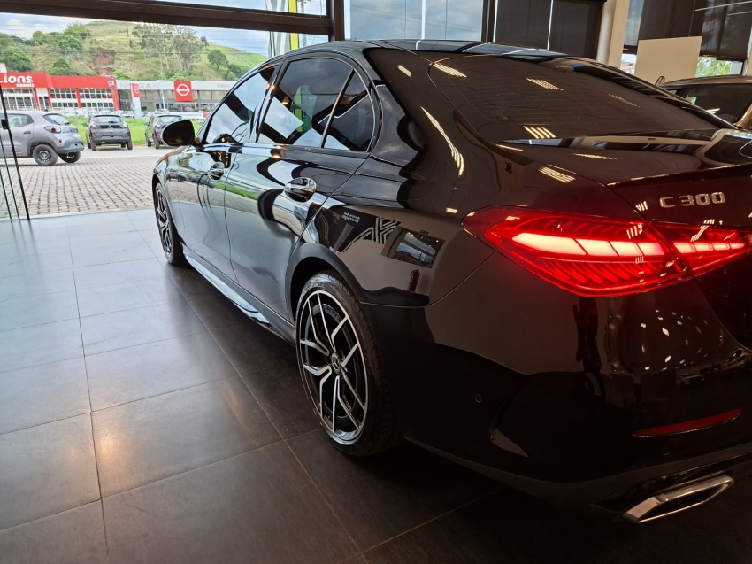 mercedes-benz c 300 2.0 eq boost hibrido amg line 9g-tronic 5p automatico 20256