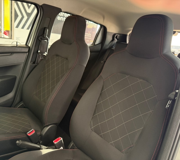 kwid zen 1.0 com apenas 9.000km10