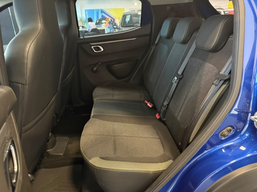 kwid outsider 1.0 2023 - apenas 26.000km16