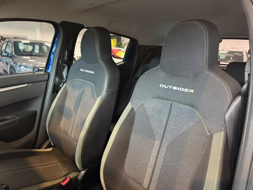 kwid outsider 1.0 2023 - apenas 26.000km17