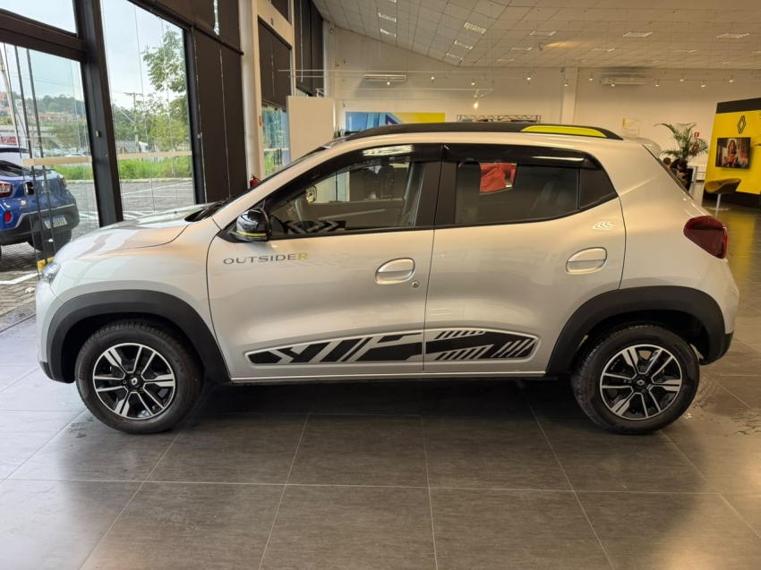 kwid outsider 1.0 2026 - apenas 5.400km6